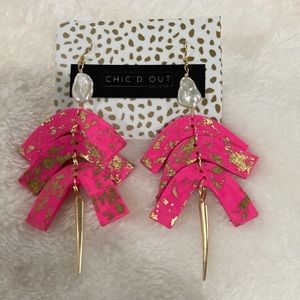 Chic ‘D Out design earrings